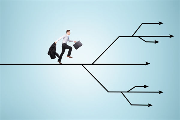 29歲女演員回應(yīng)在餐廳當服務(wù)員，人力資源怎么看？