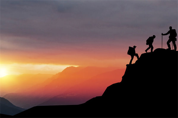 高層標(biāo)榜的文化理念，為何與基層執(zhí)行完全兩張皮？