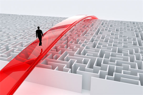 行業(yè)變局加速，企業(yè)戰(zhàn)略如何避開(kāi)陷阱抓住新機(jī)遇？