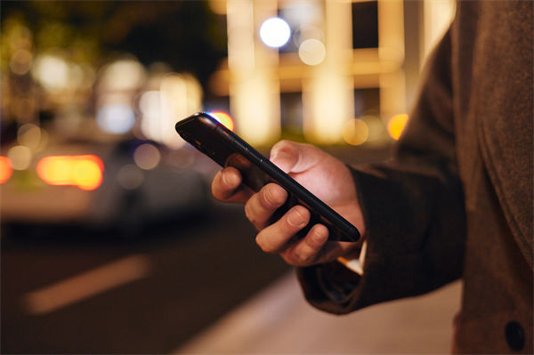 制造業(yè)管理：電子產(chǎn)品“防藍(lán)光”功能真能護(hù)眼嗎？